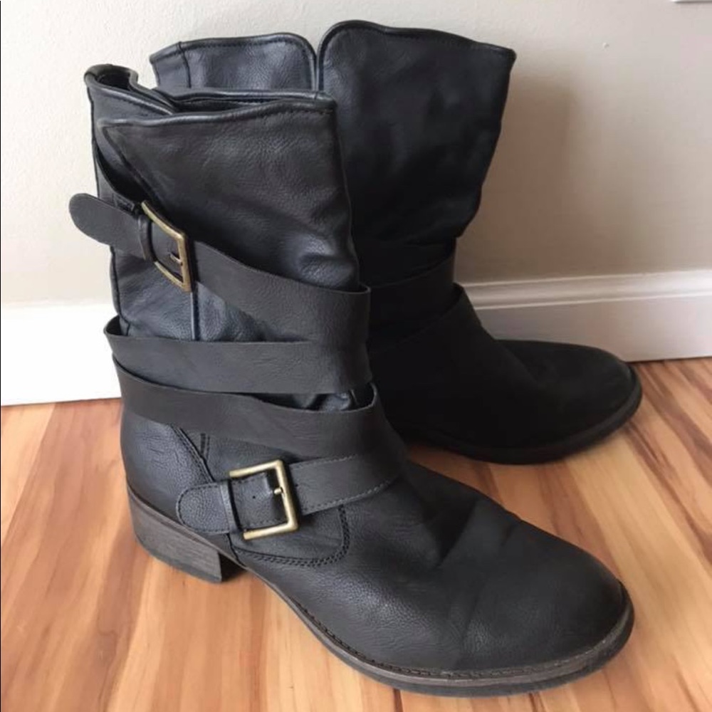 Black boots